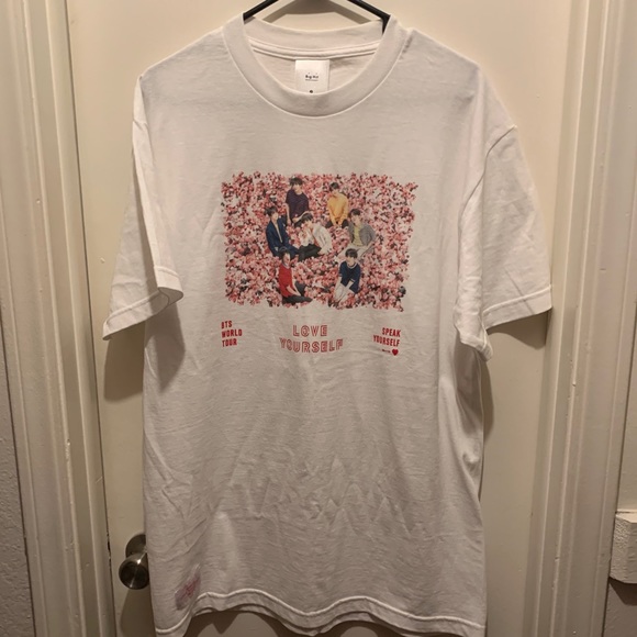 BTS Concert Tee - Picture 1 of 5